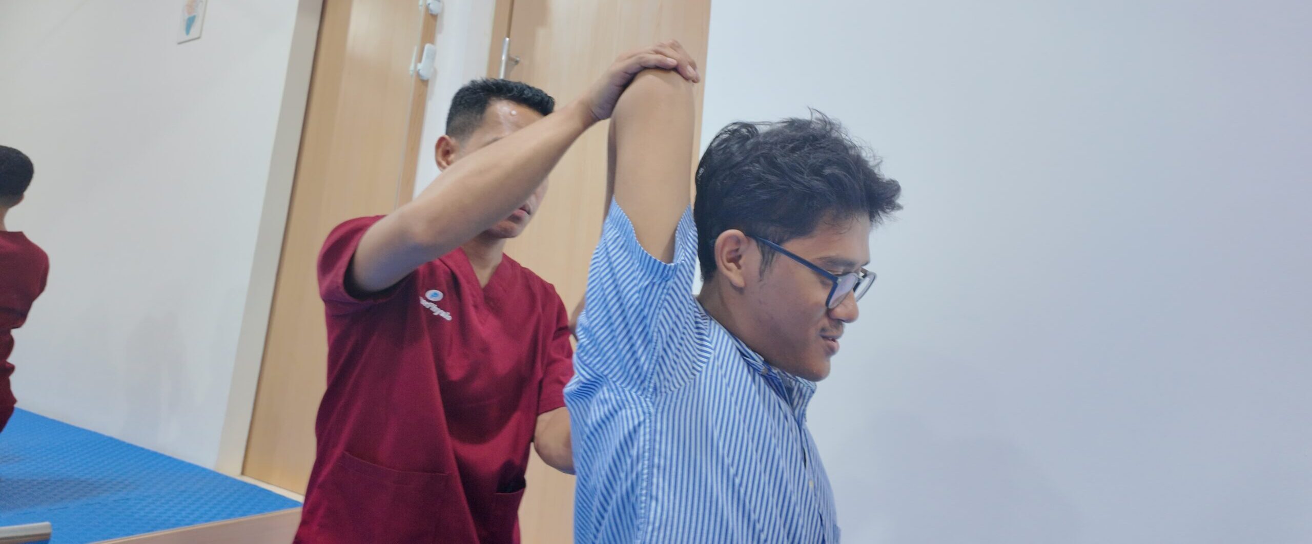 Sesi Mobility Exercise di Power Physio